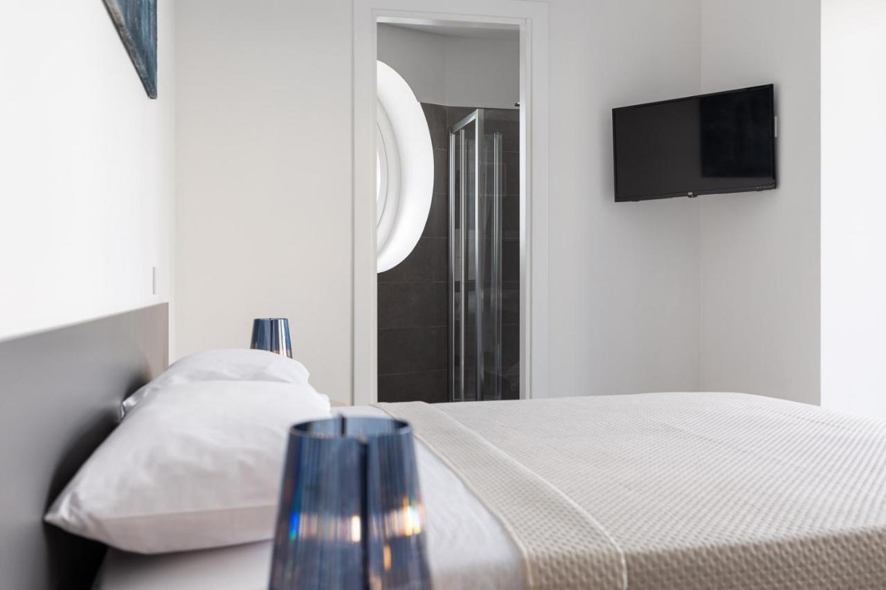 Oneweek Gaeta Suites And Apartments ภายนอก รูปภาพ