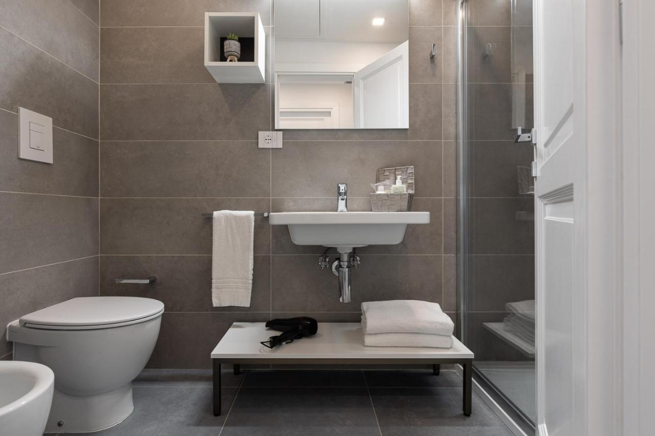 Oneweek Gaeta Suites And Apartments ภายนอก รูปภาพ