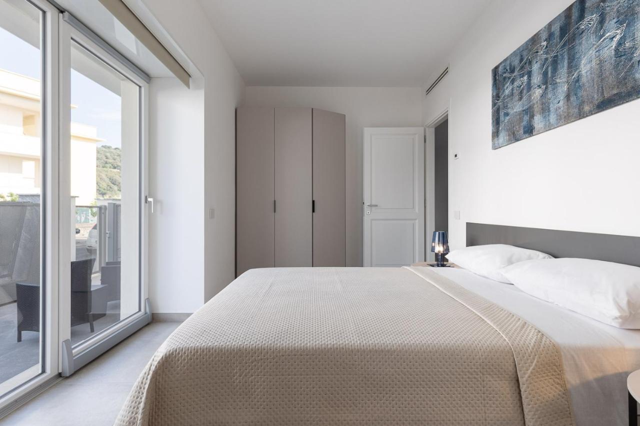 Oneweek Gaeta Suites And Apartments ภายนอก รูปภาพ